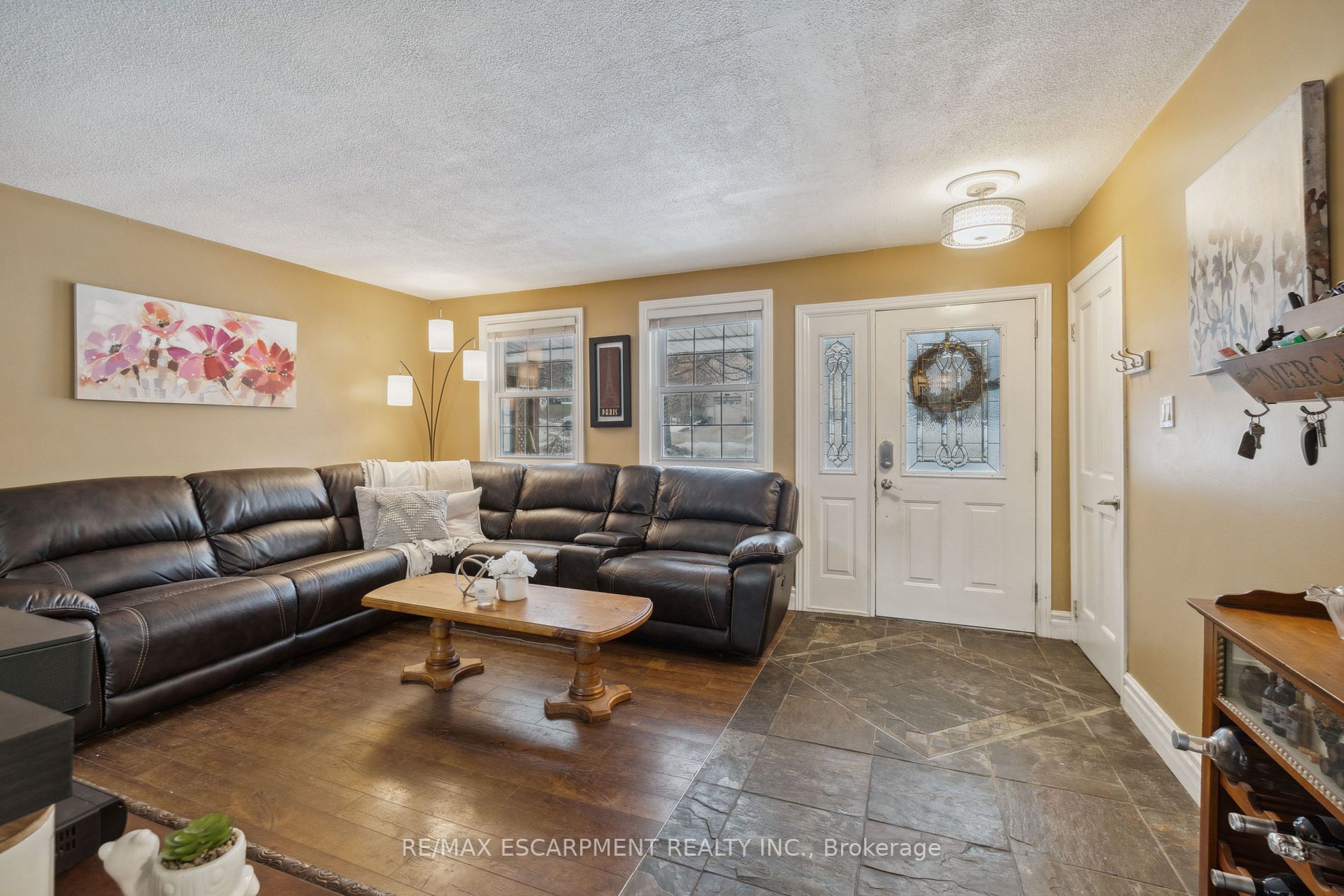 255 Main St N, #Main