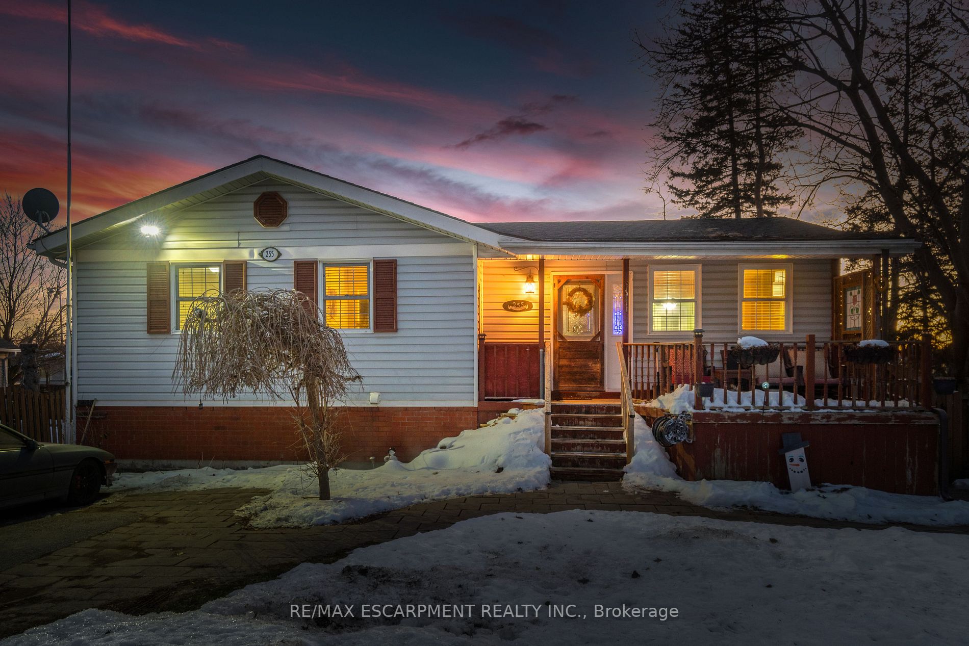 255 Main St N, #Main