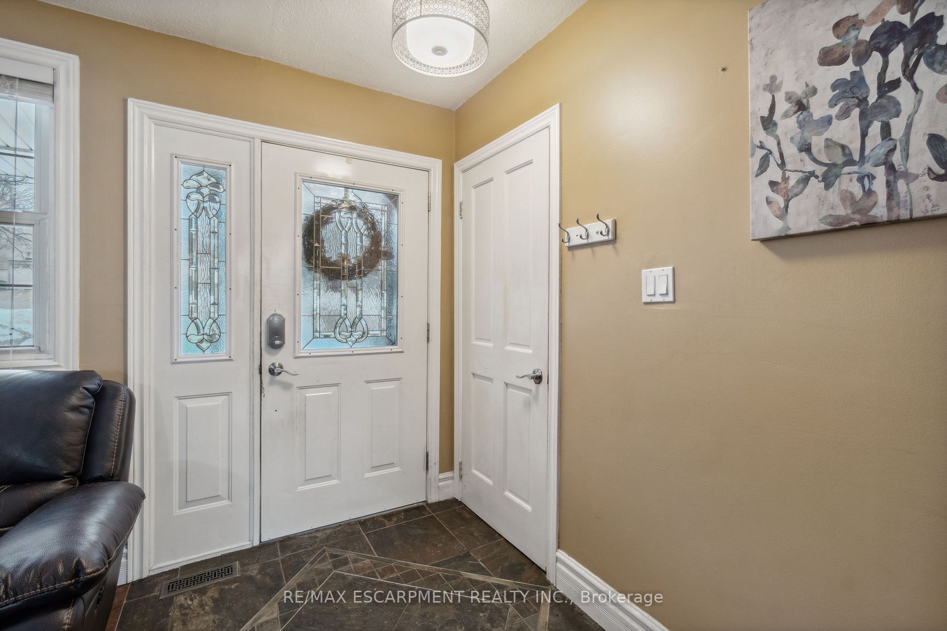 255 Main St N, #Main