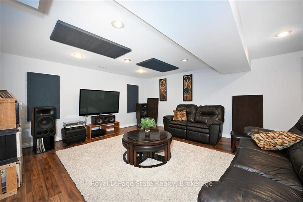 13 Geddes St