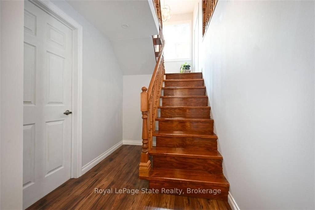 13 Geddes St