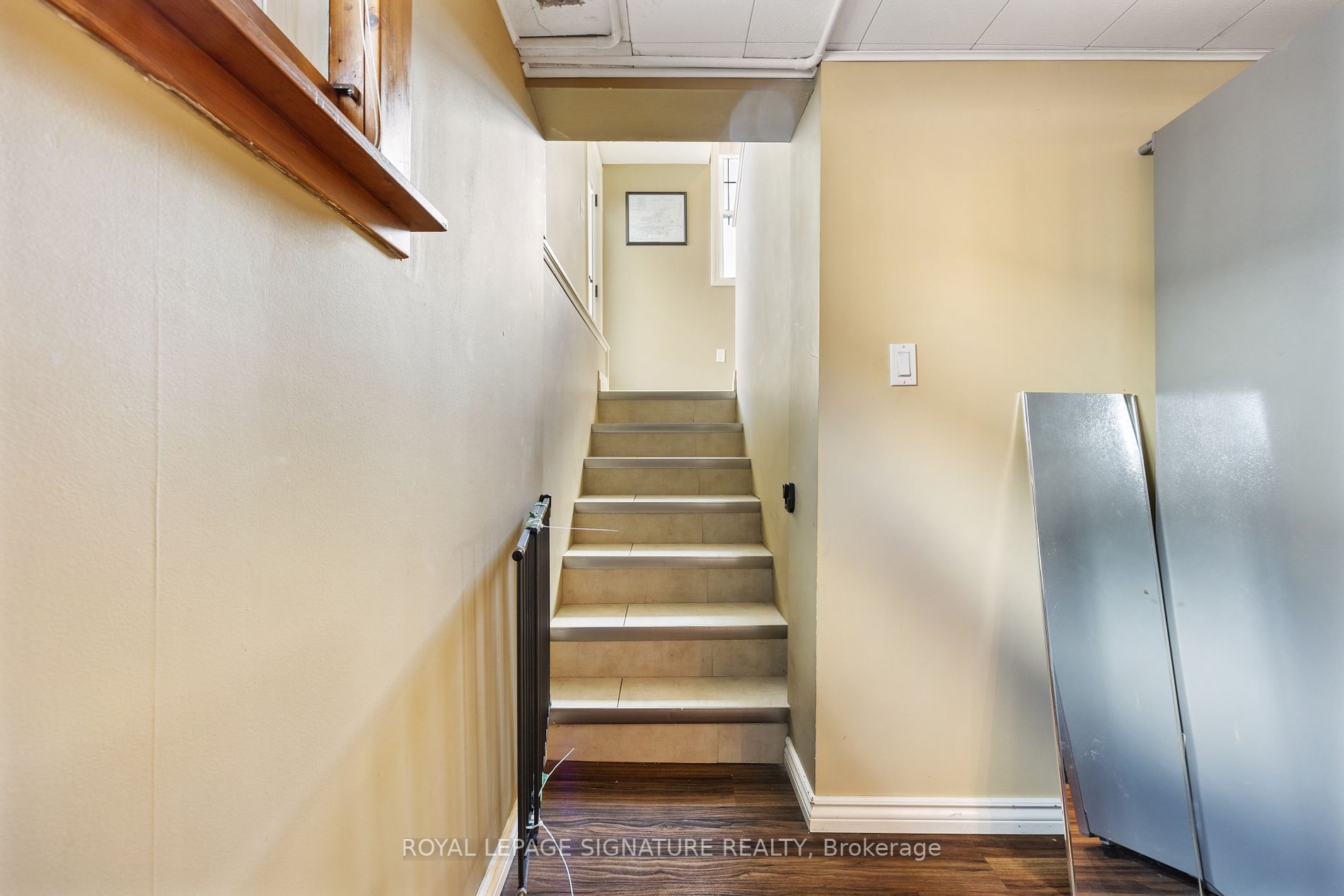 3893 Main St, #Lower