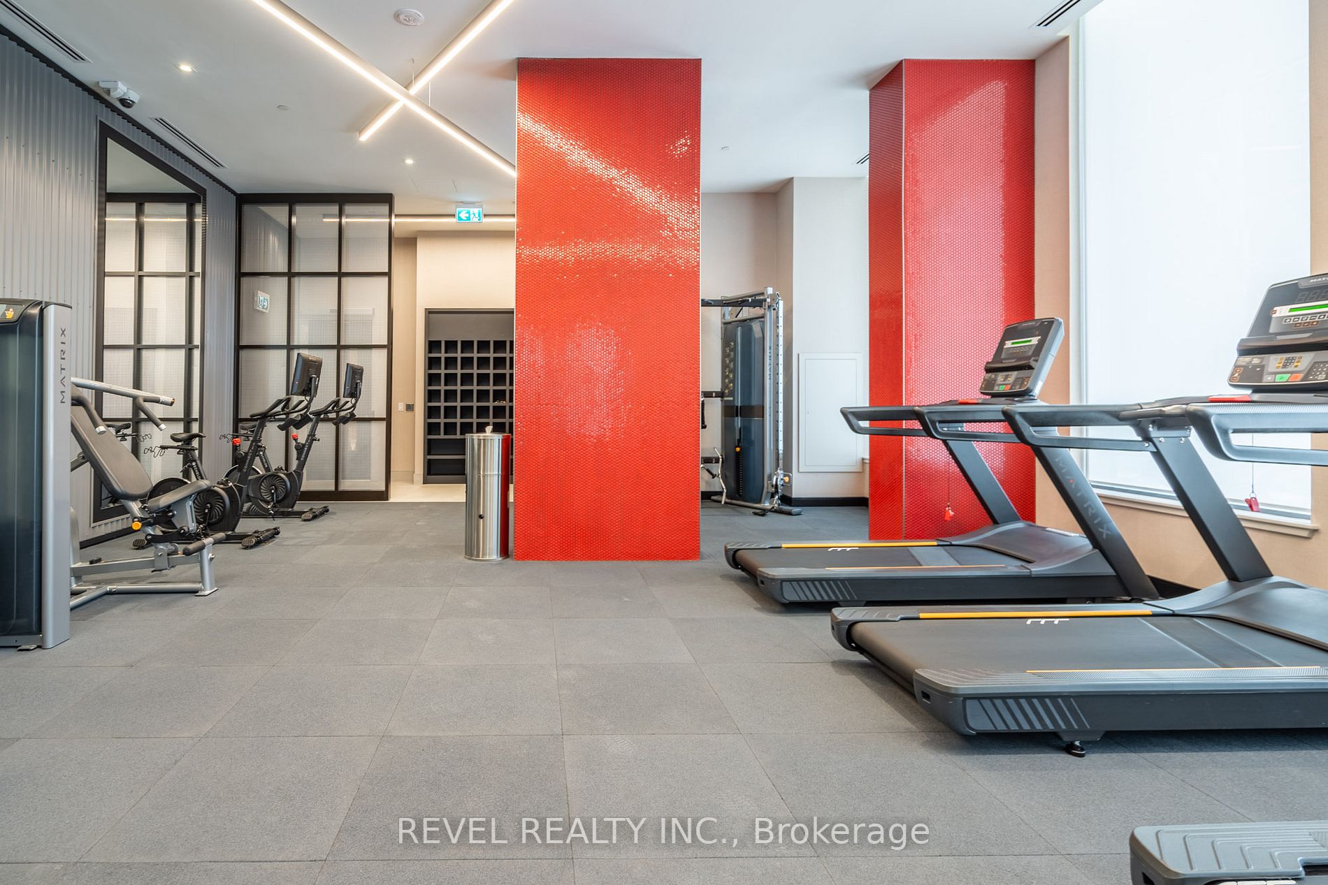 212 King William St, #310