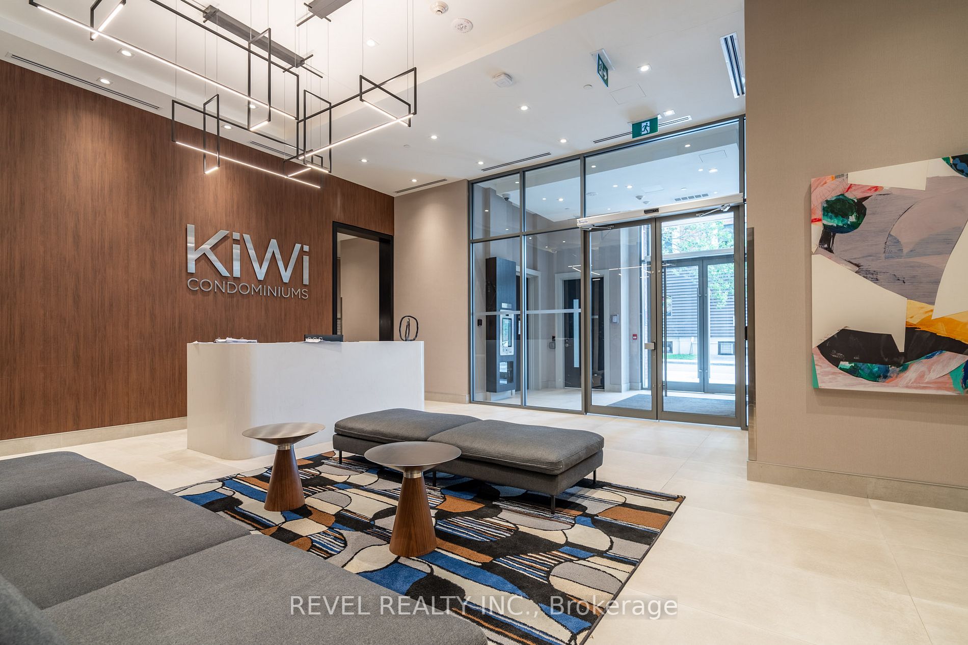 212 King William St, #310