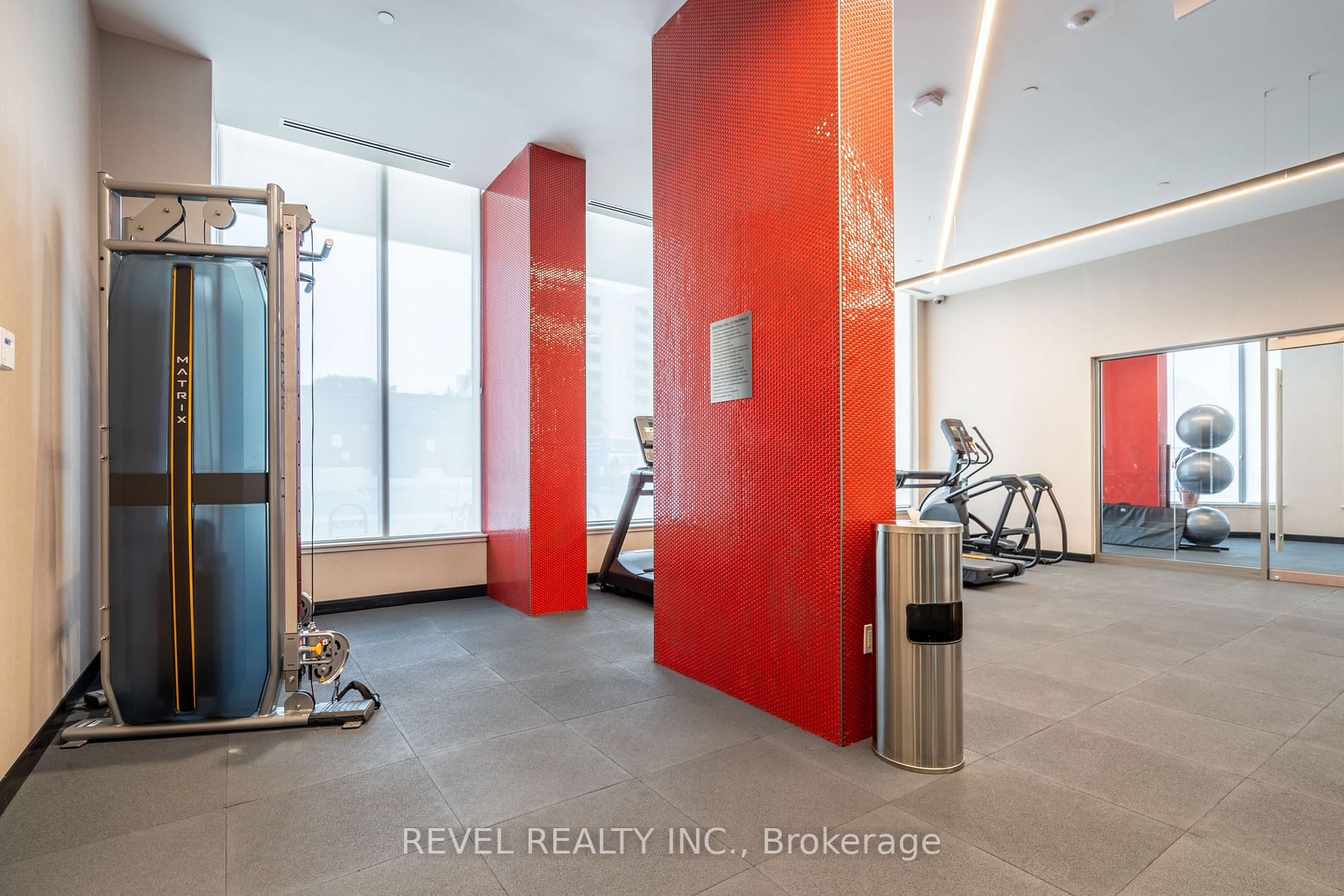 212 King William St, #310