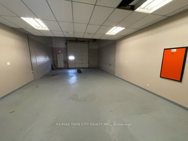 27 Copernicus Blvd, #6