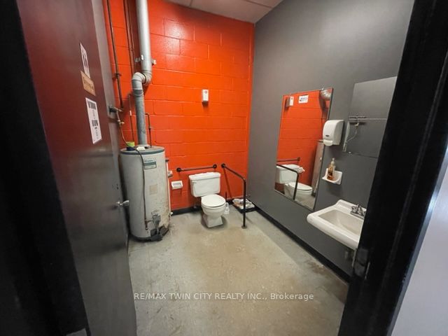 27 Copernicus Blvd, #6