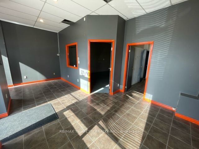 27 Copernicus Blvd, #6