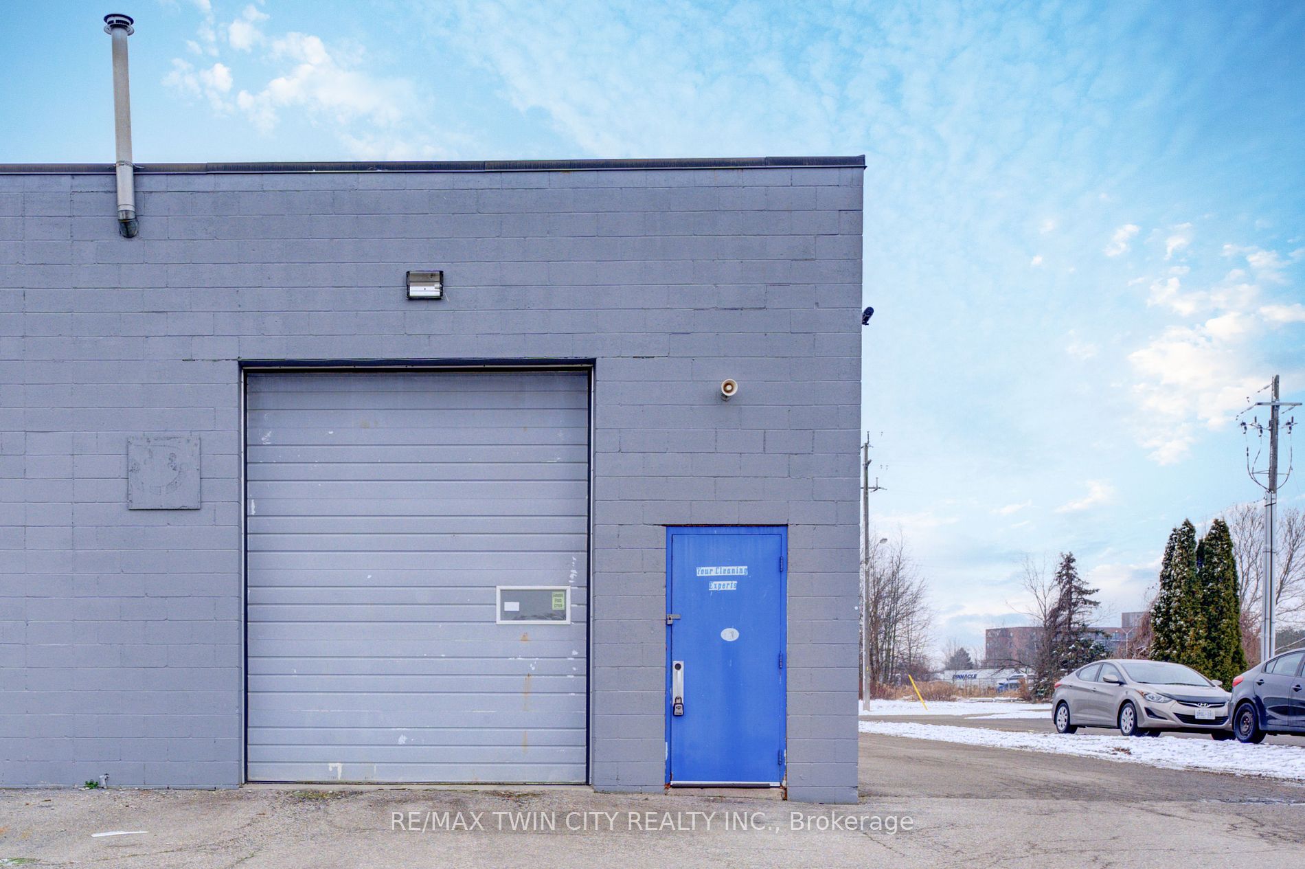 27 Copernicus Blvd, #6