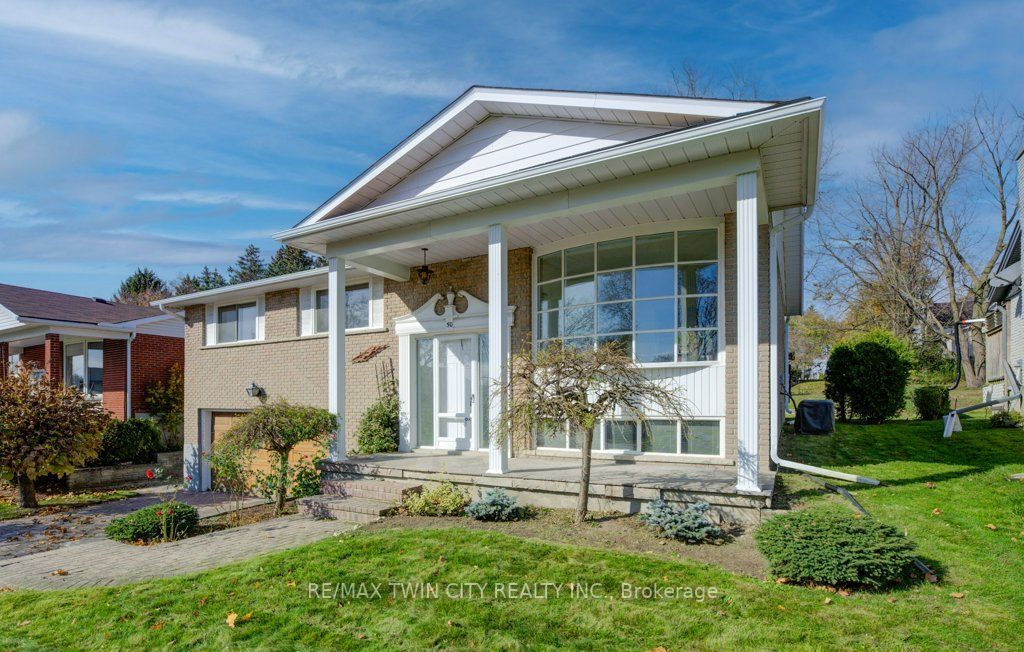 50 Westwood Cres