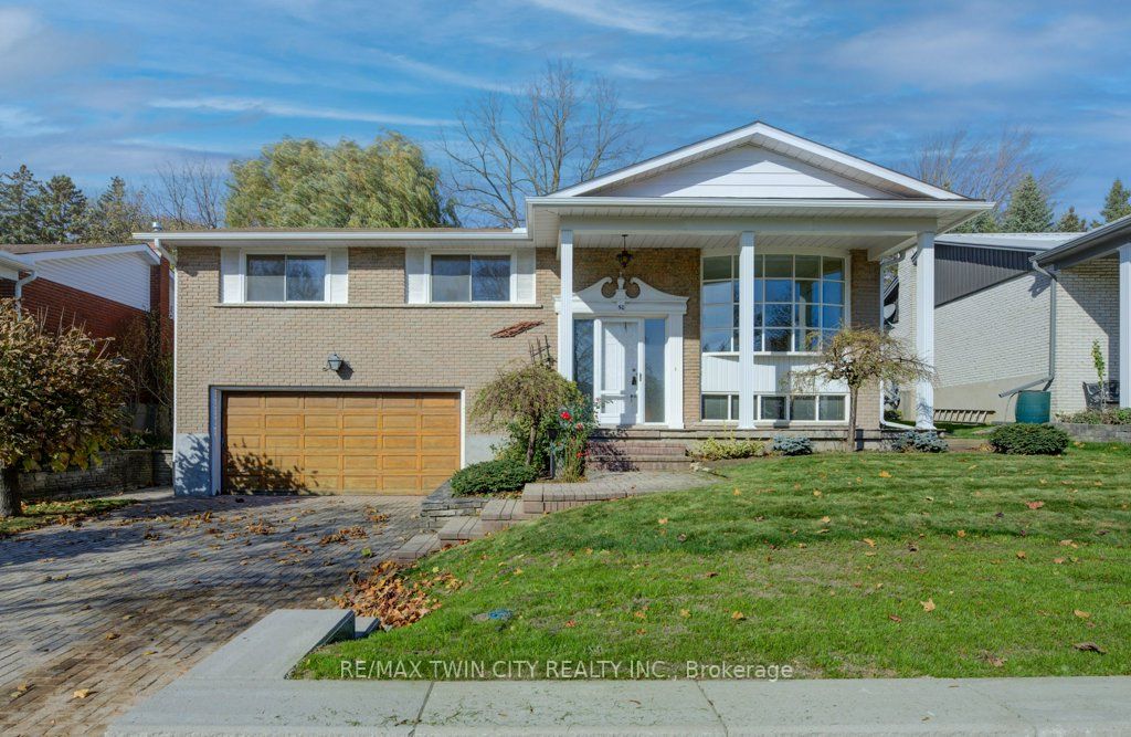 50 Westwood Cres