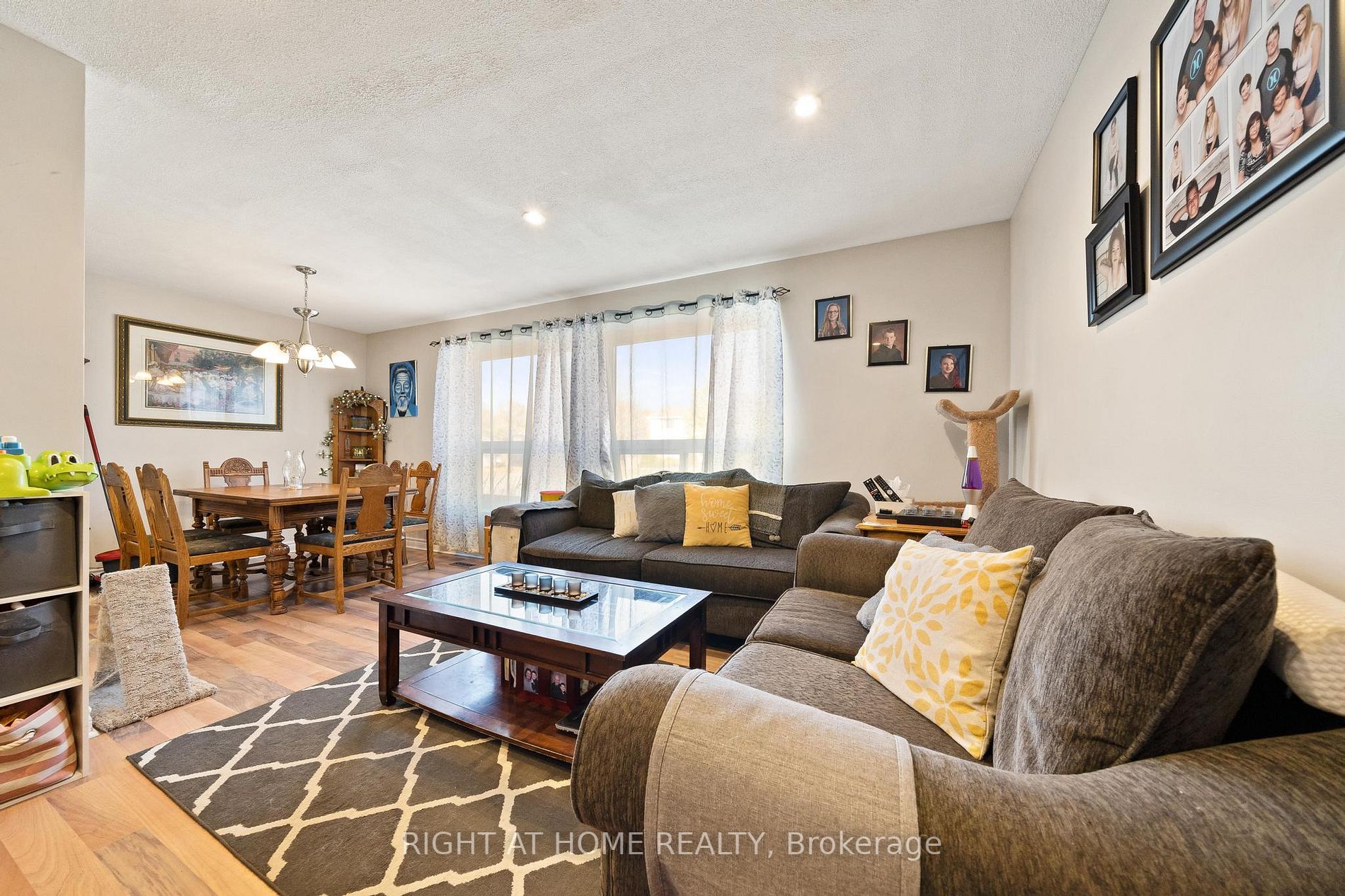 70 Woodlawn Ave