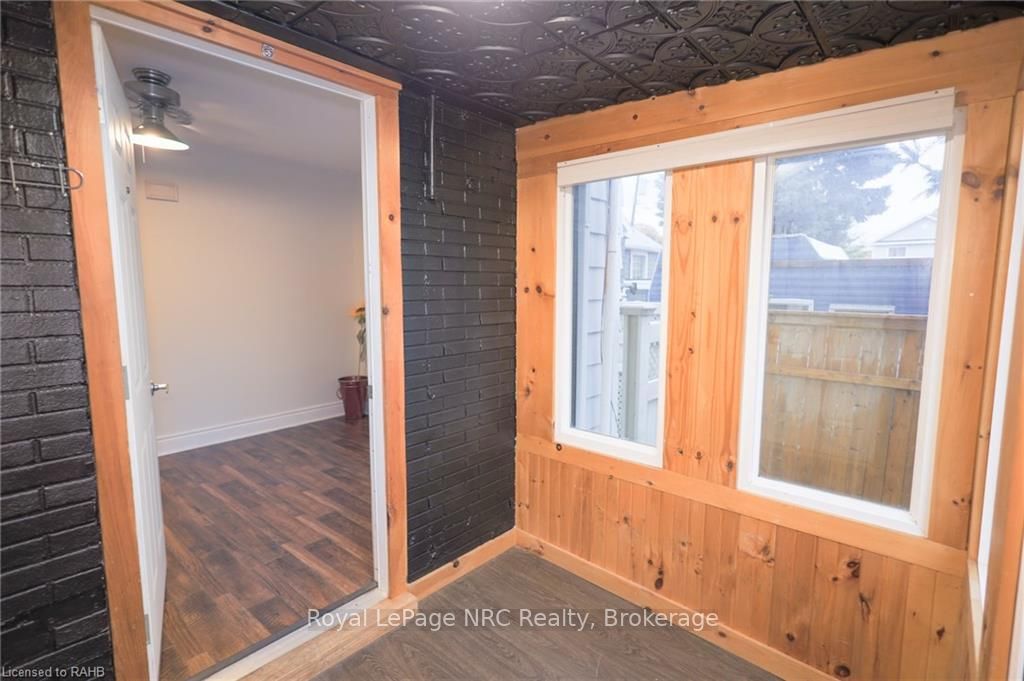 11 Perry St