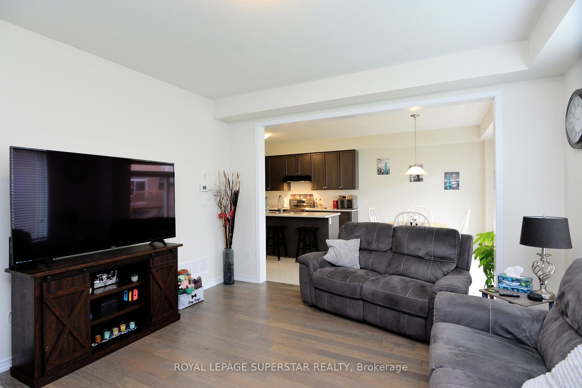 17 Esther Crescent