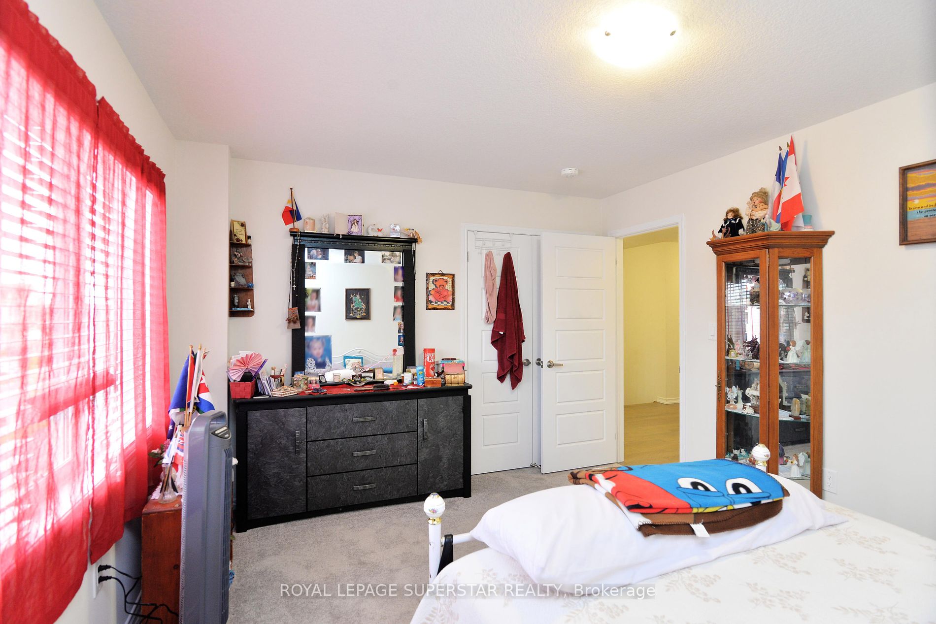17 Esther Crescent