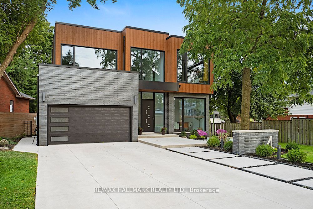 4 Faircrest Dr