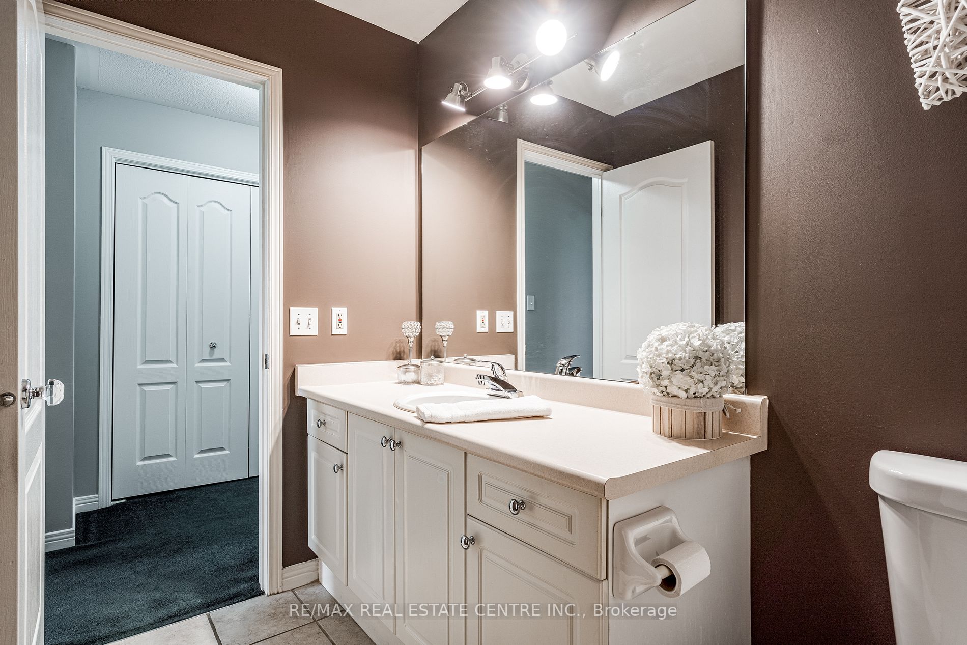 14 Fairhaven Dr