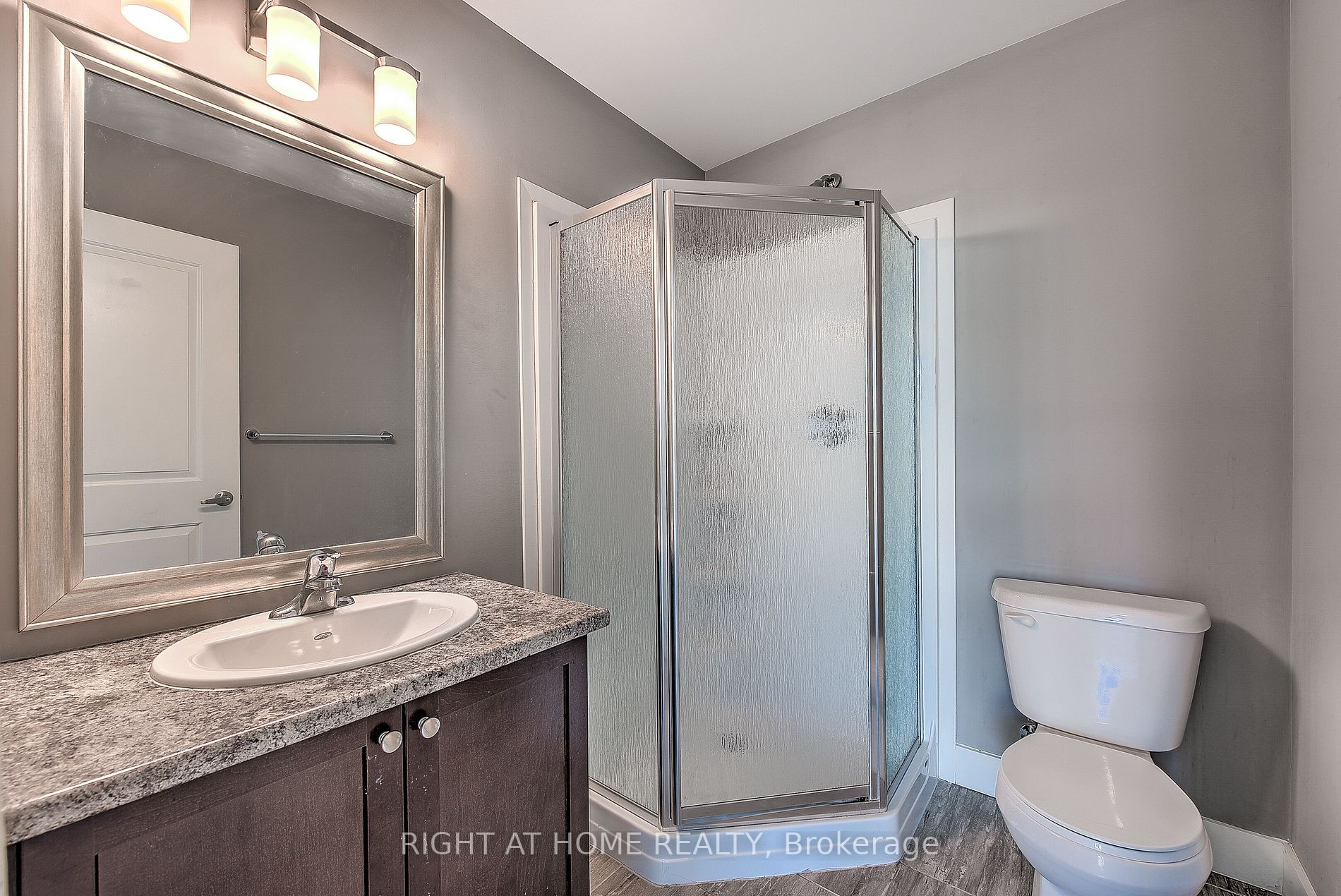 1960 Dalmagarry Rd E, #202