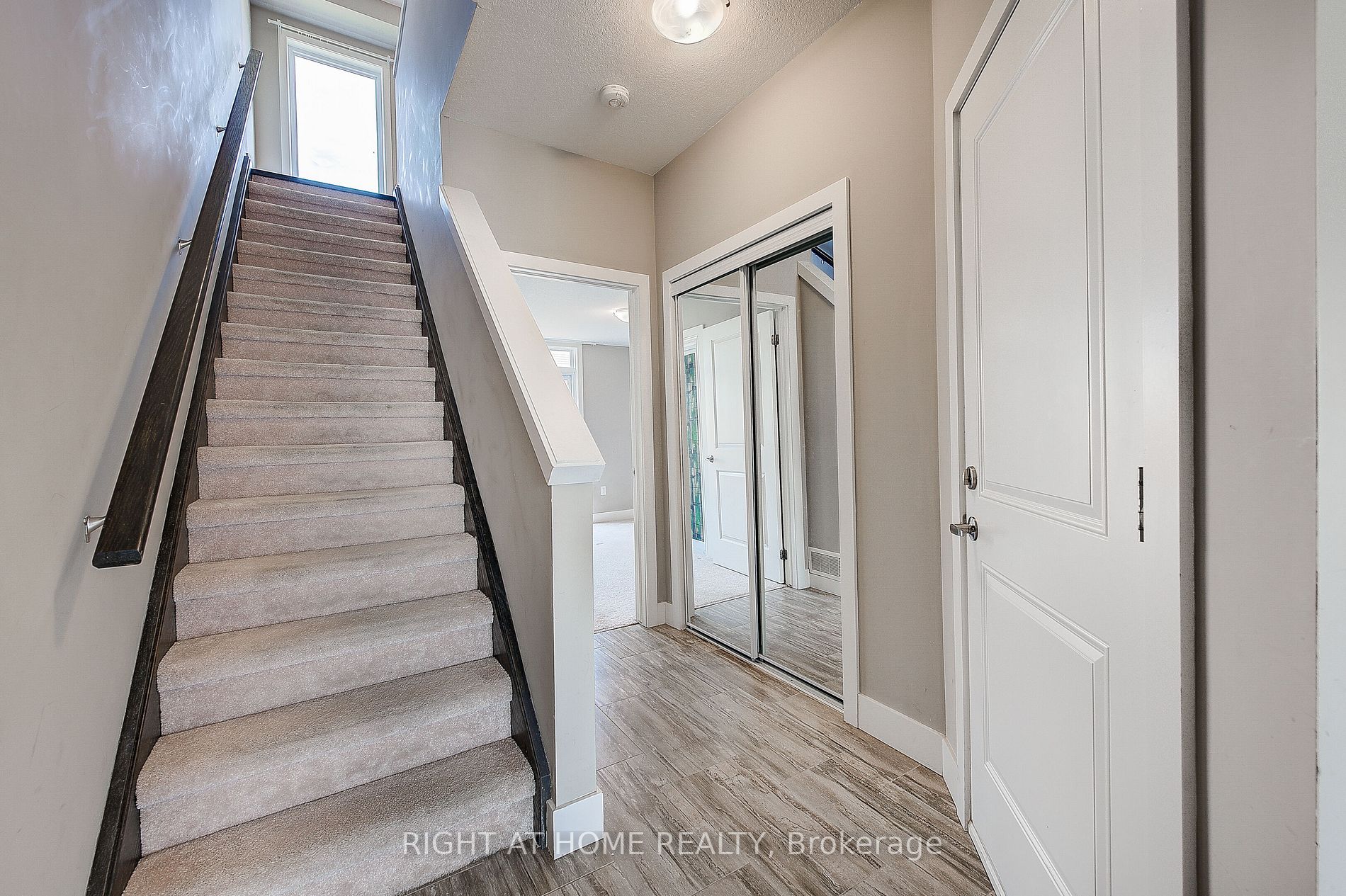 1960 Dalmagarry Rd E, #202