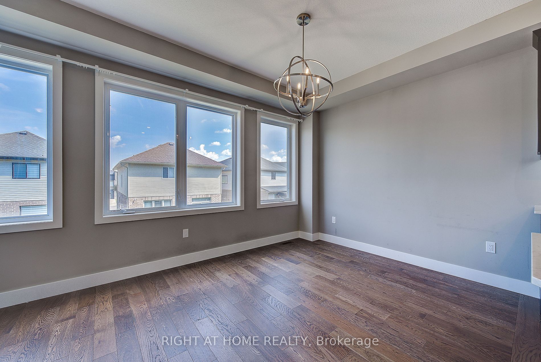 1960 Dalmagarry Rd E, #202