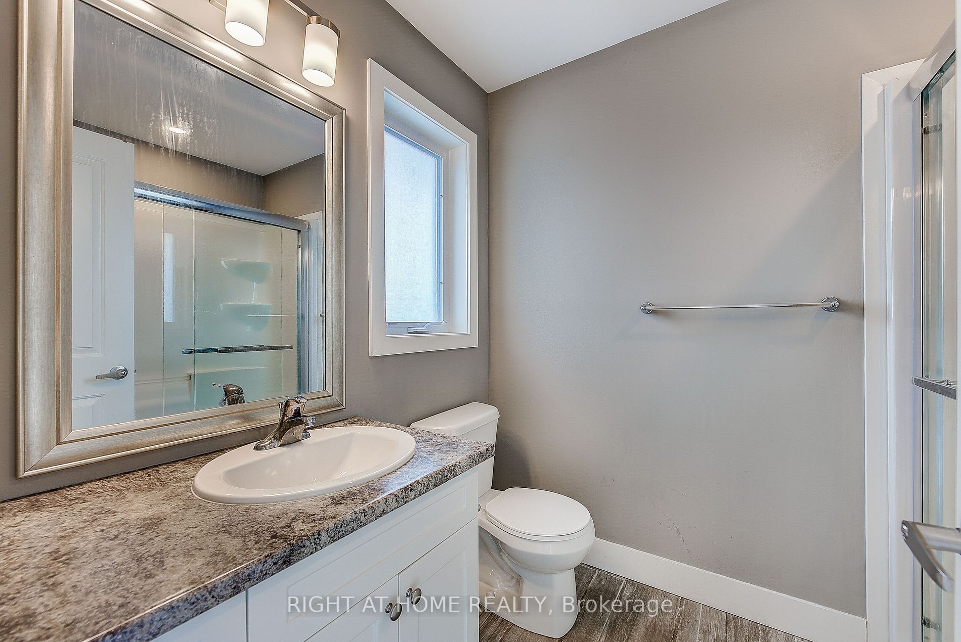1960 Dalmagarry Rd E, #202