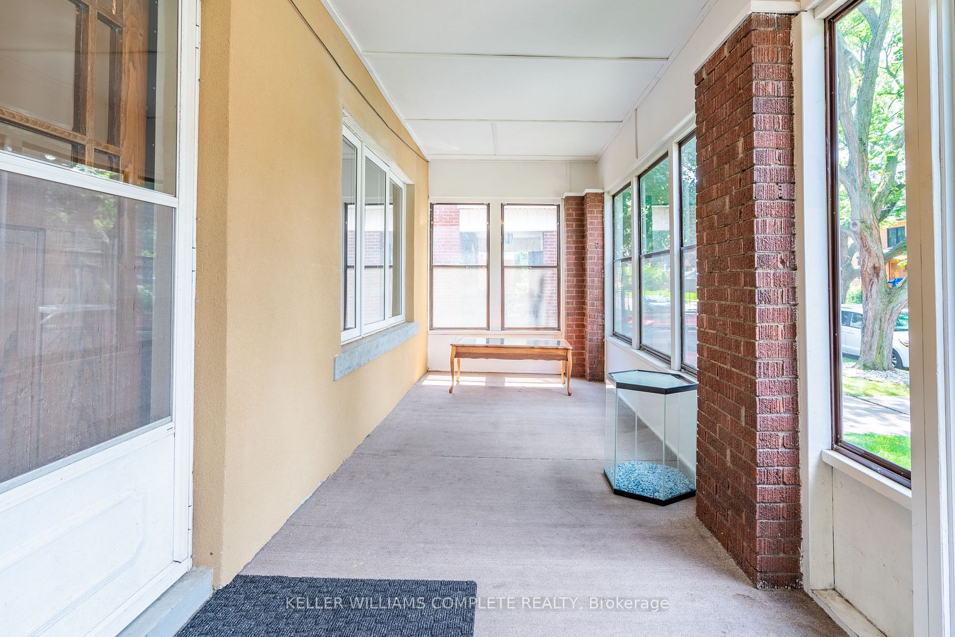 239 Sherman Ave S
