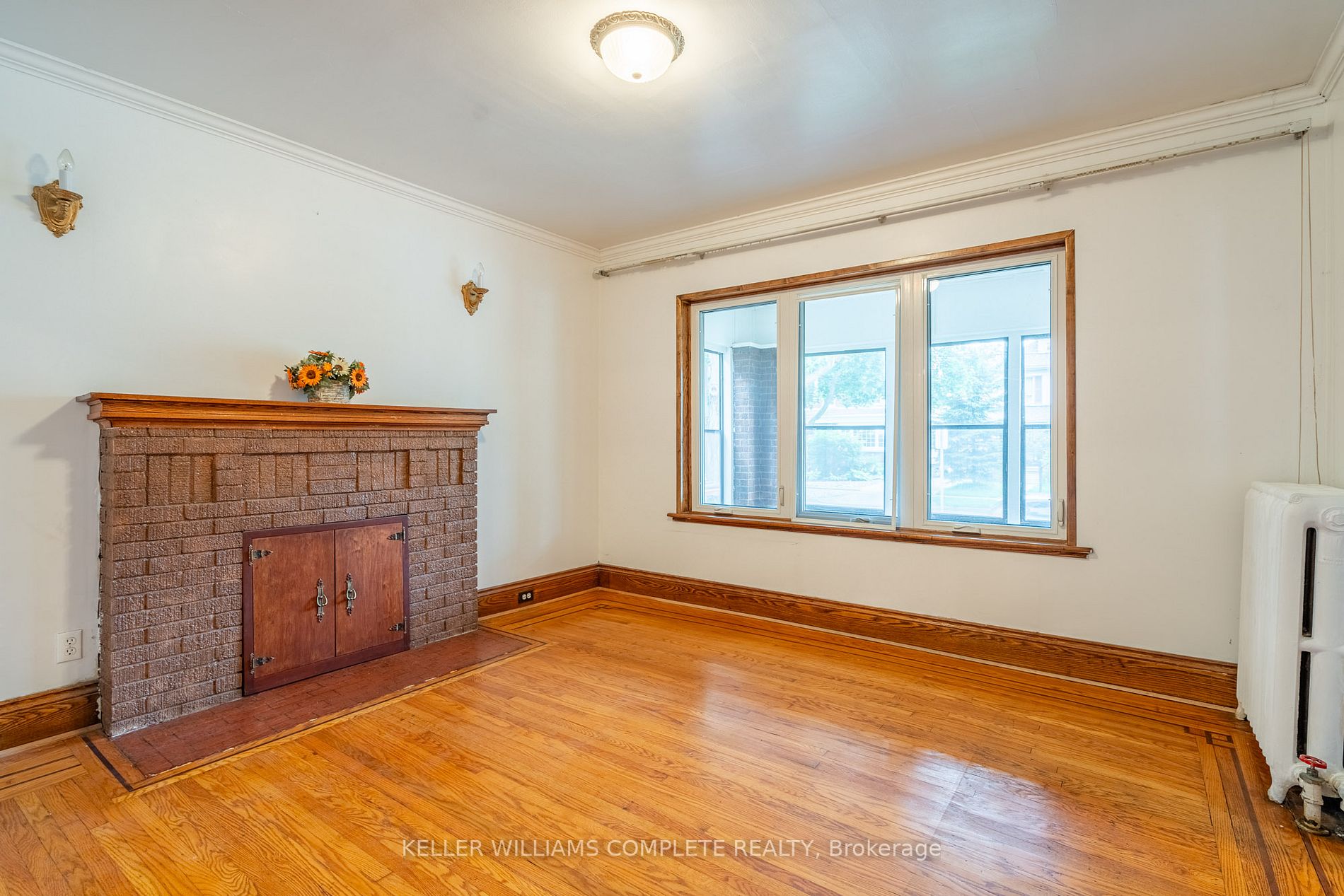 239 Sherman Ave S