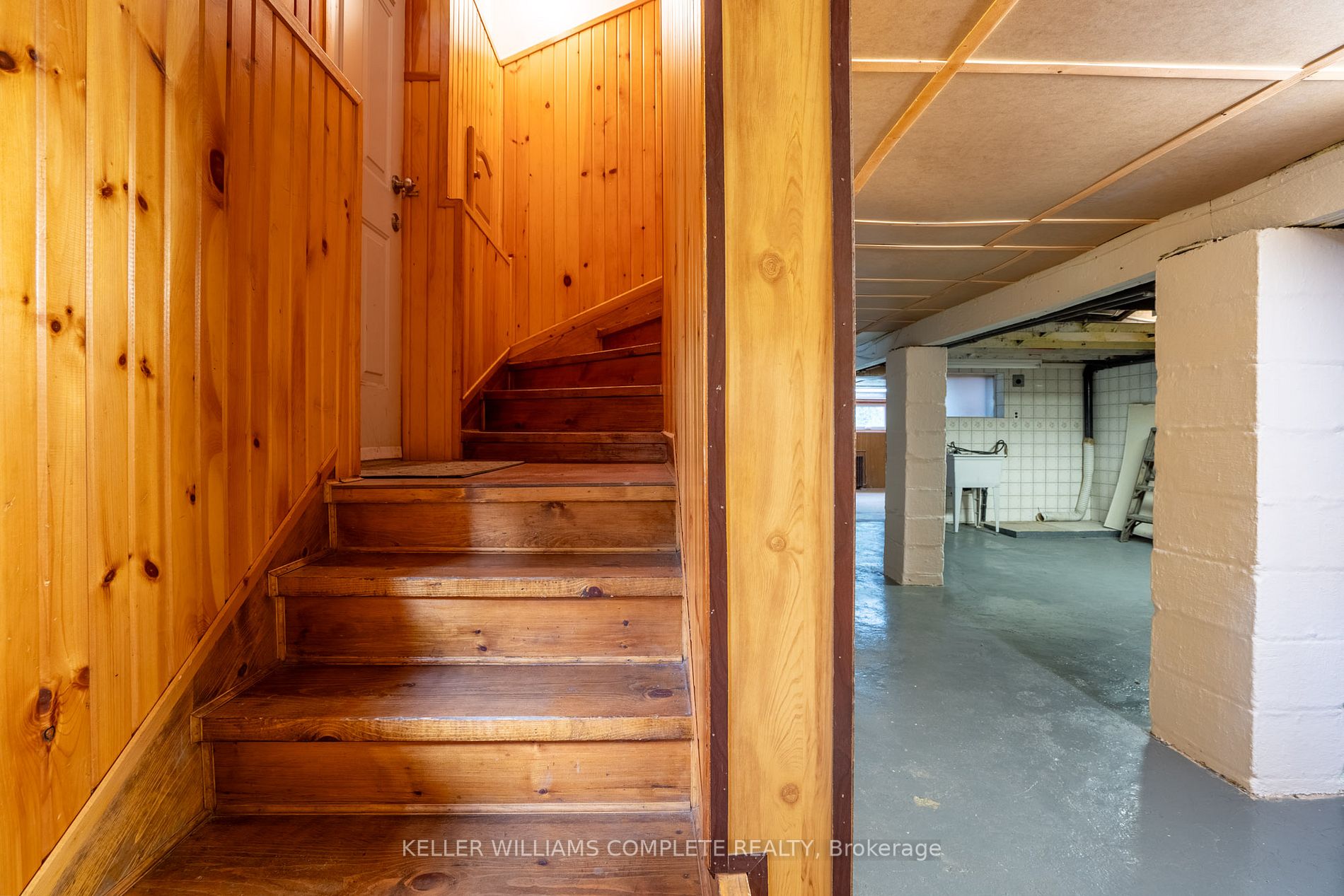 239 Sherman Ave S