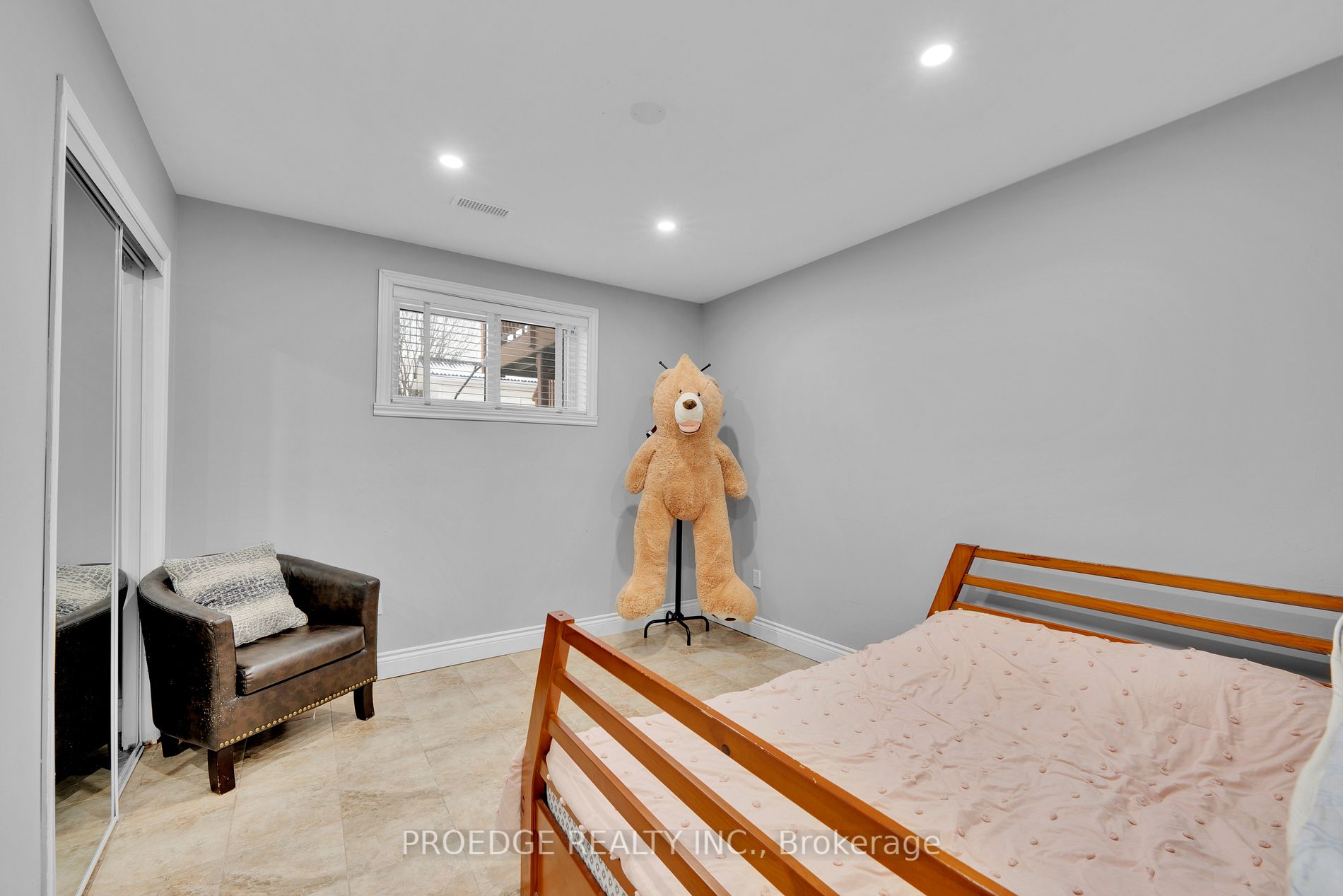 2222 Longfellow Ave