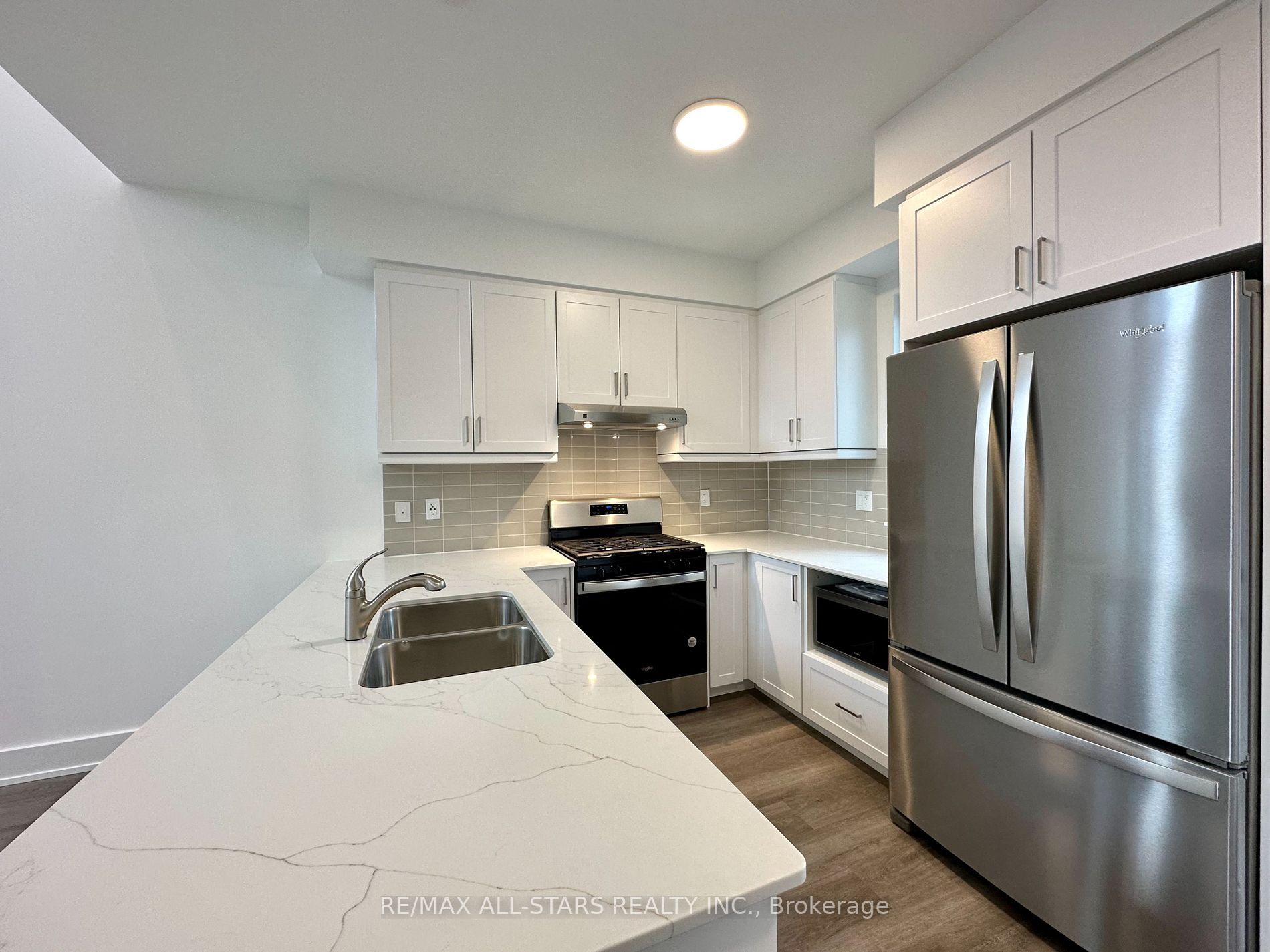 67 West St N, #1