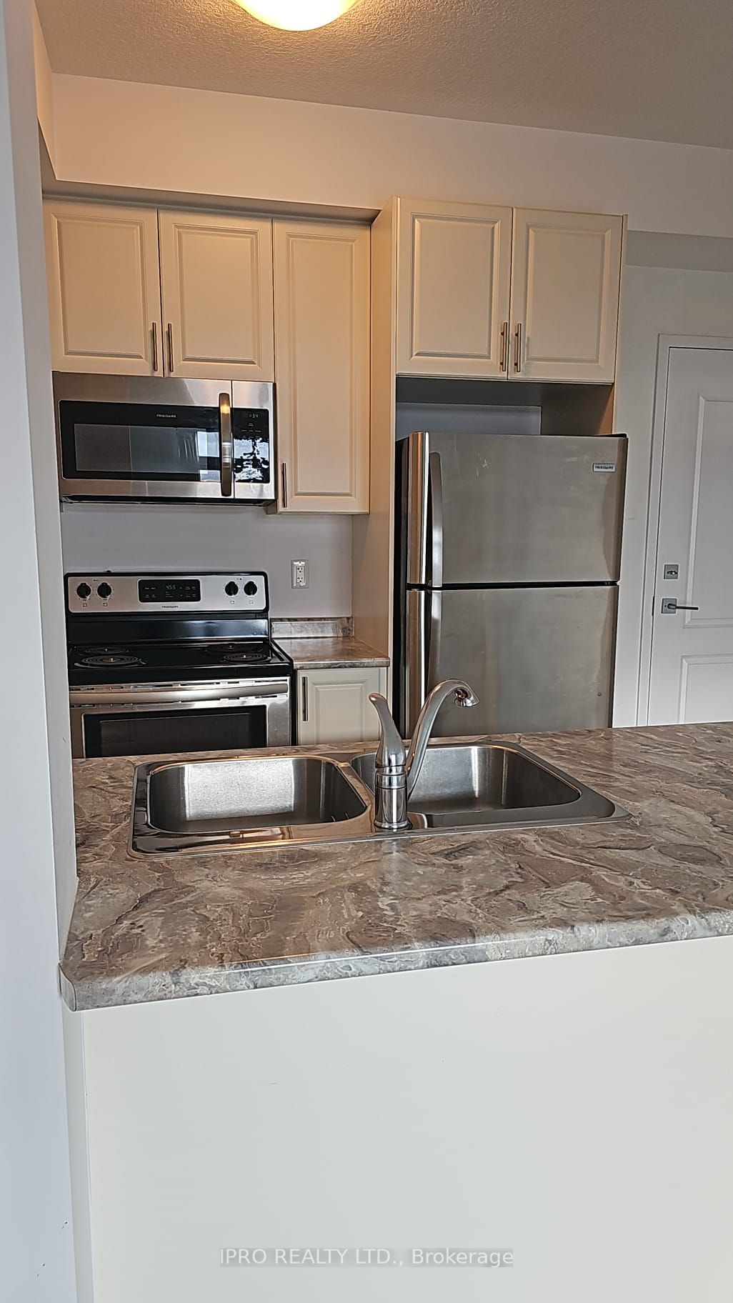 101 Shoreview Pl, #412