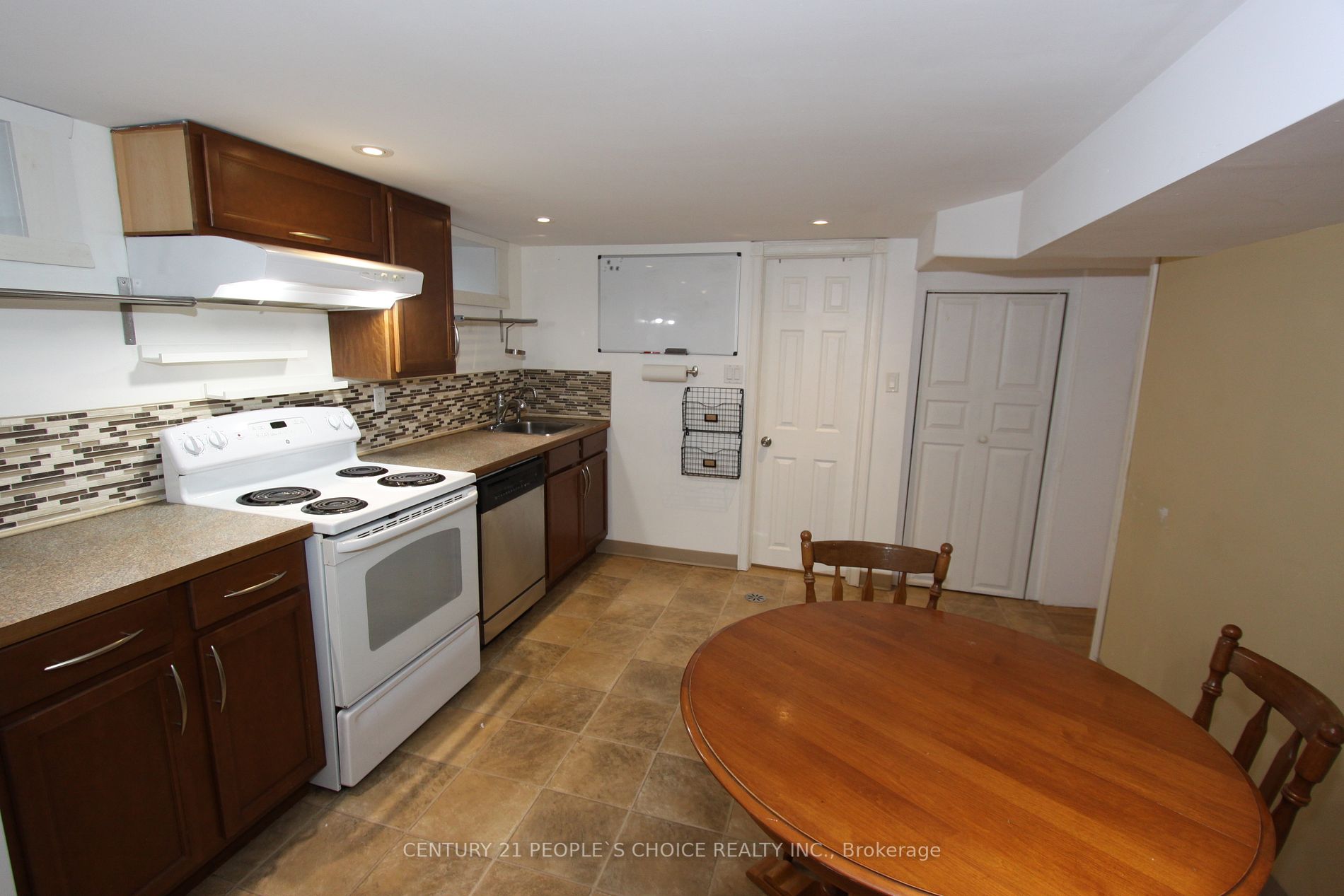 7 Lincoln Cres, #Bsmt