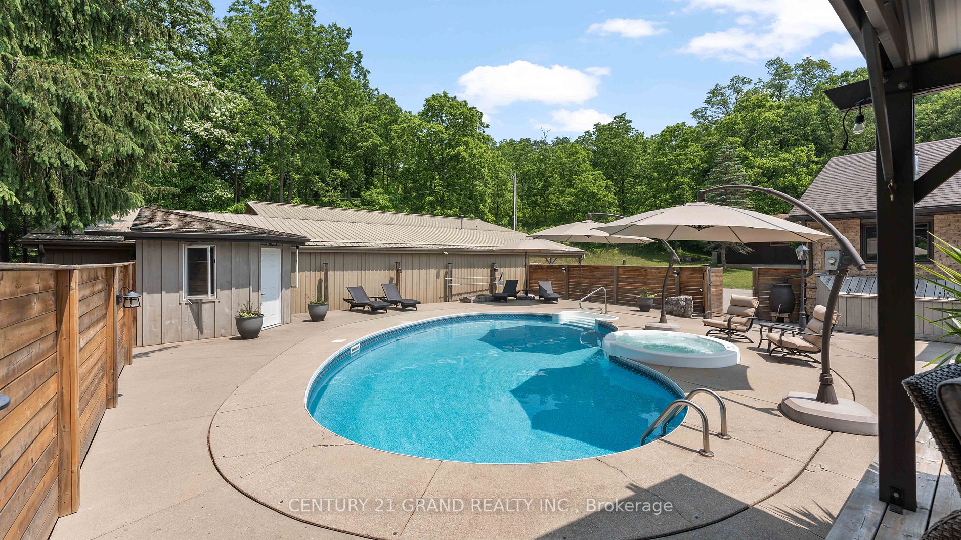 205 Oakhill Dr N