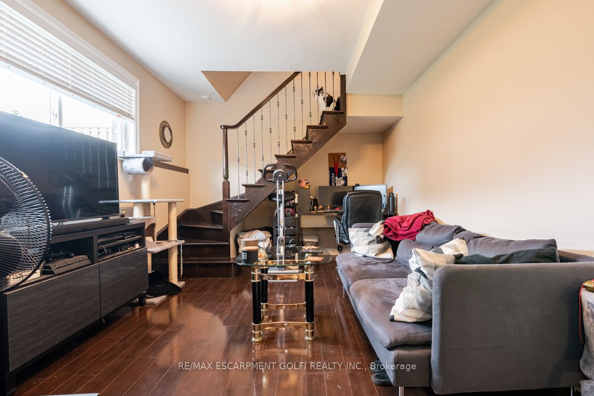 8655 Westport Dr