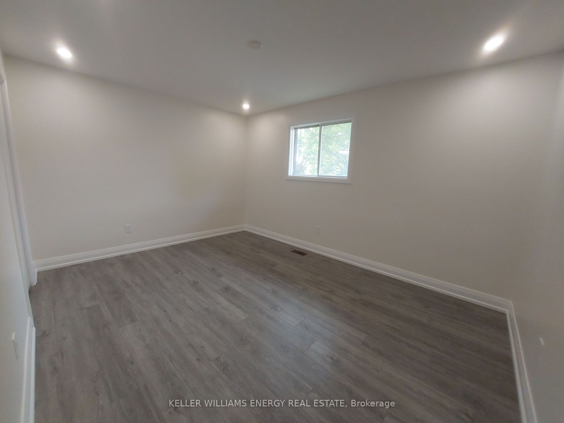 500 Barnes Cres