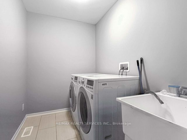 8072 Blue Ash Lane