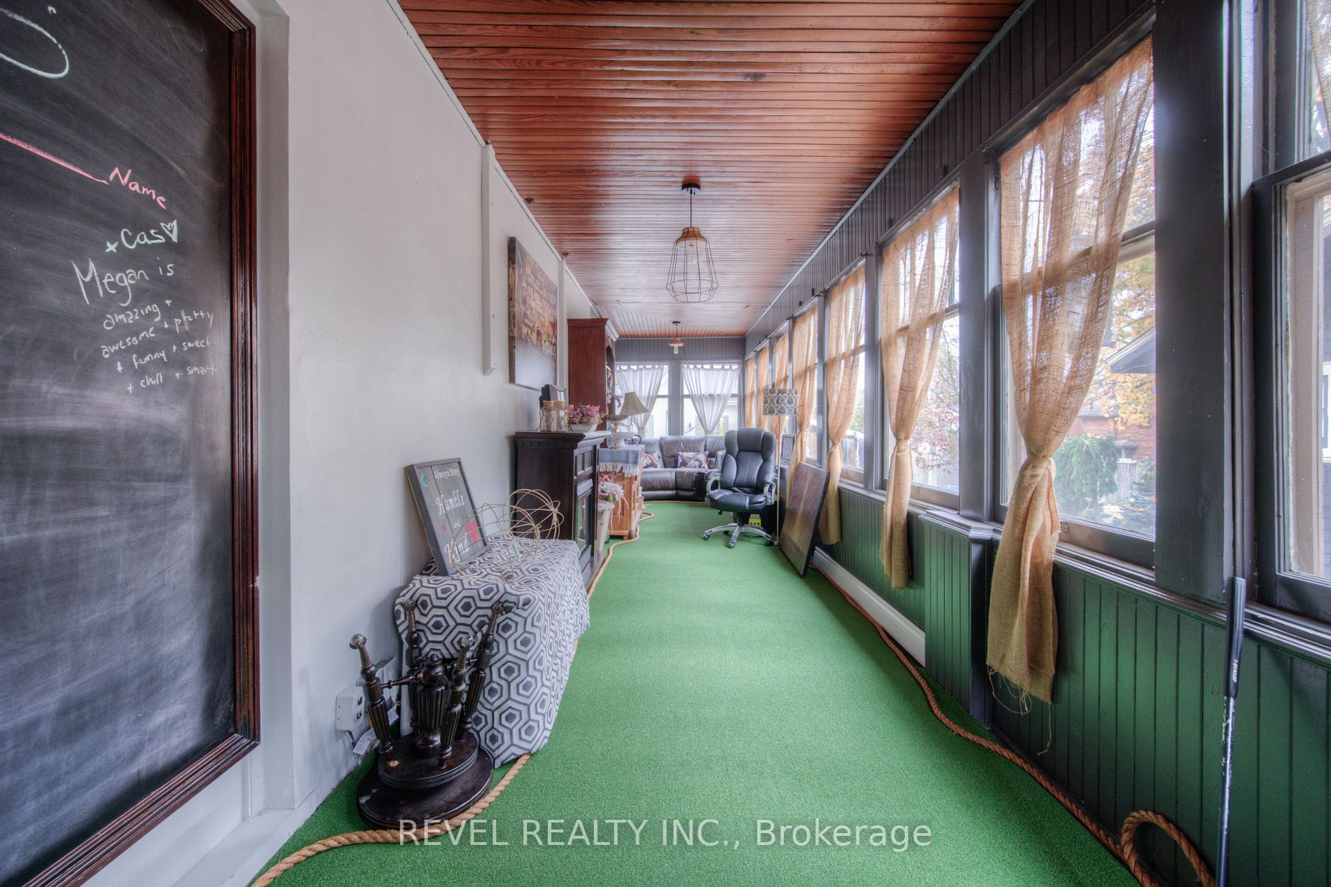 14 Abigail Ave