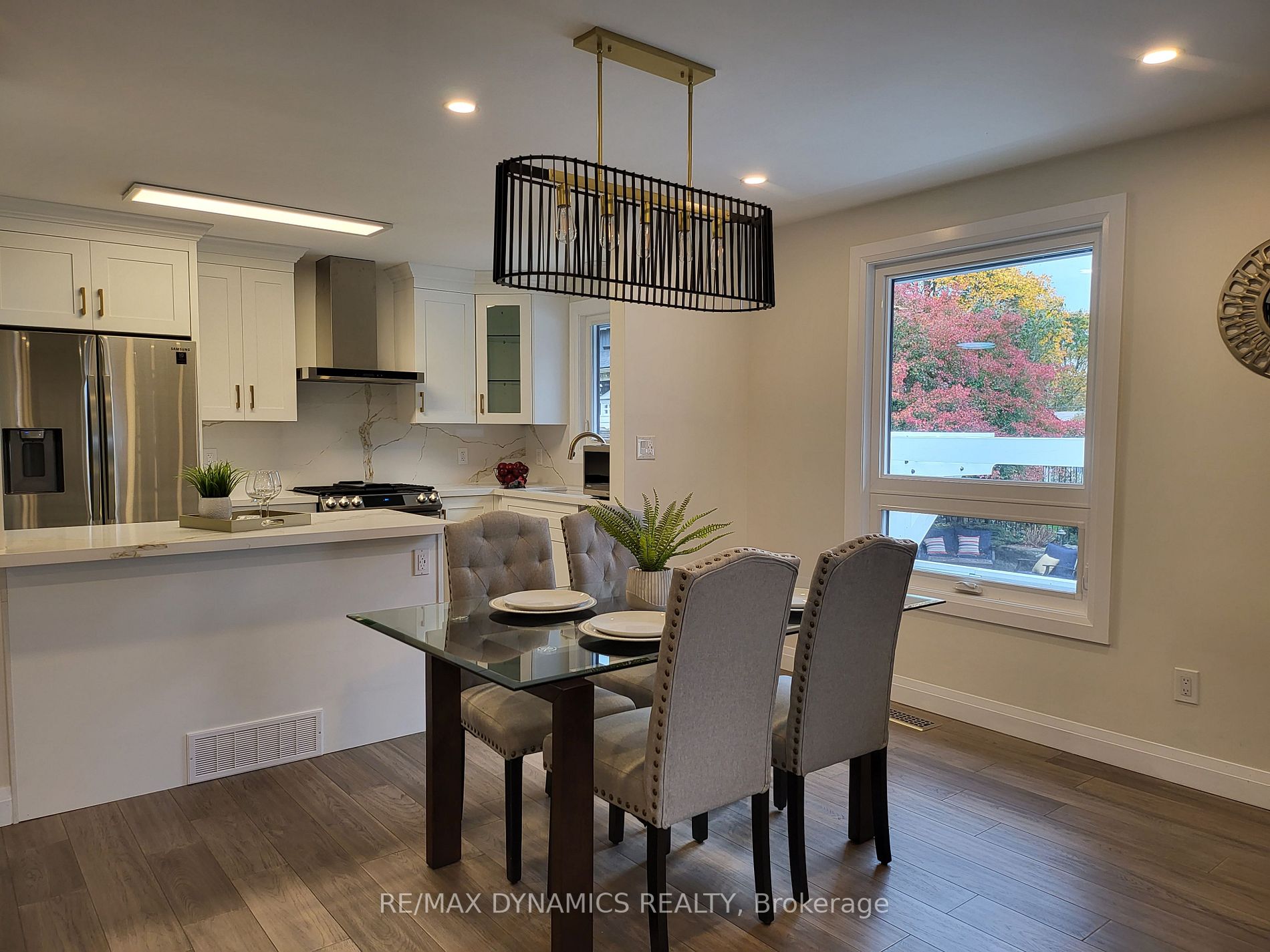 1 1/2 Corbett Ave