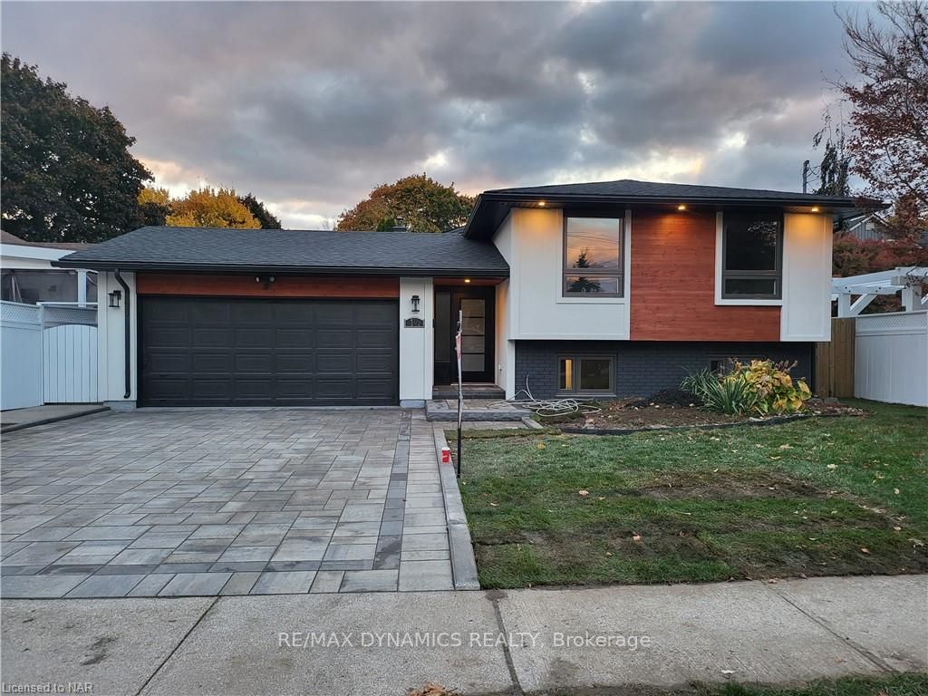 1 1/2 Corbett Ave