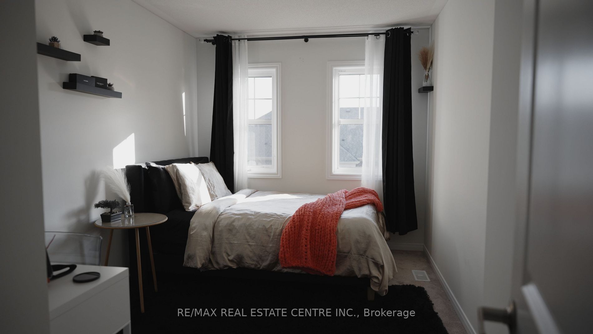 60 Cosmopolitan Common St, #None