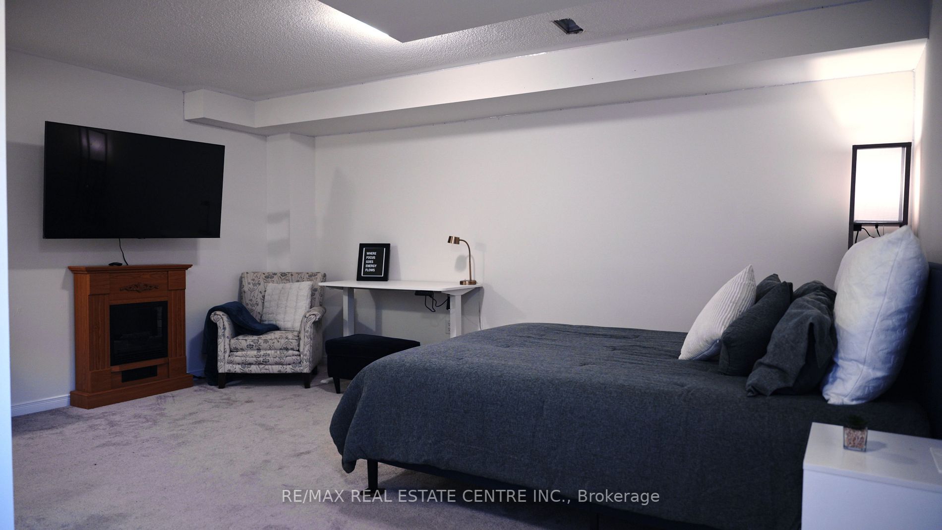60 Cosmopolitan Common St, #None