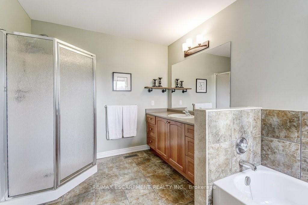 175 Chudleigh St