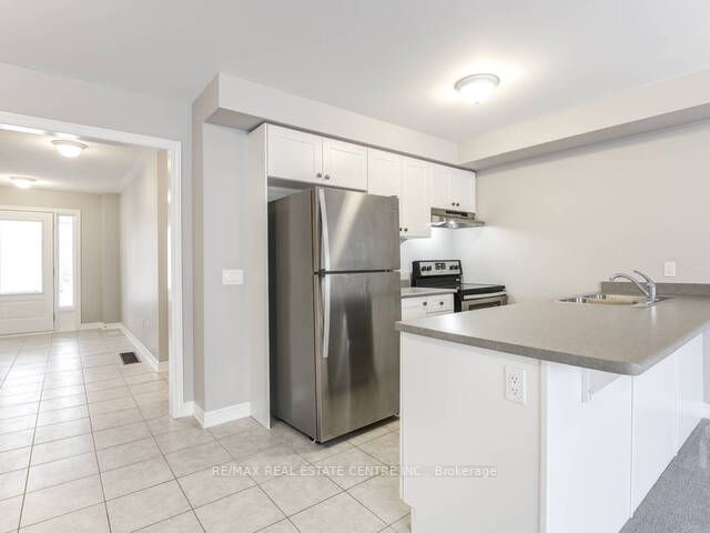 863 Cook Cres