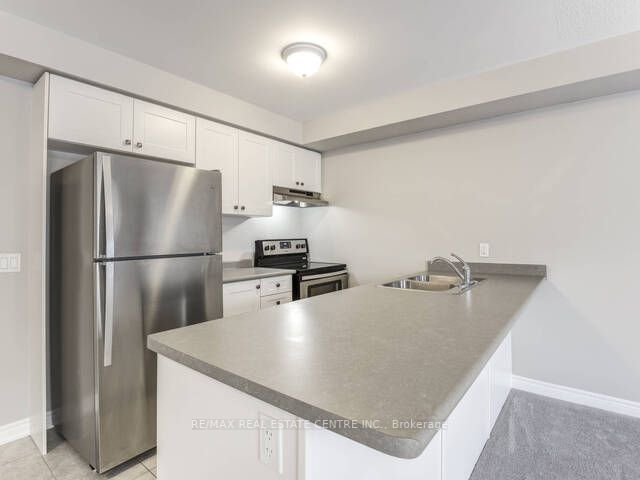 863 Cook Cres