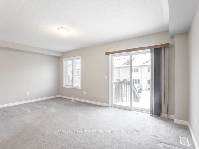 863 Cook Cres