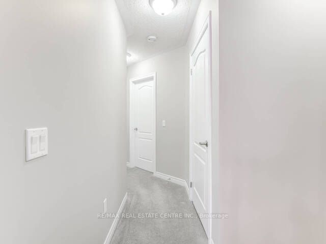 863 Cook Cres