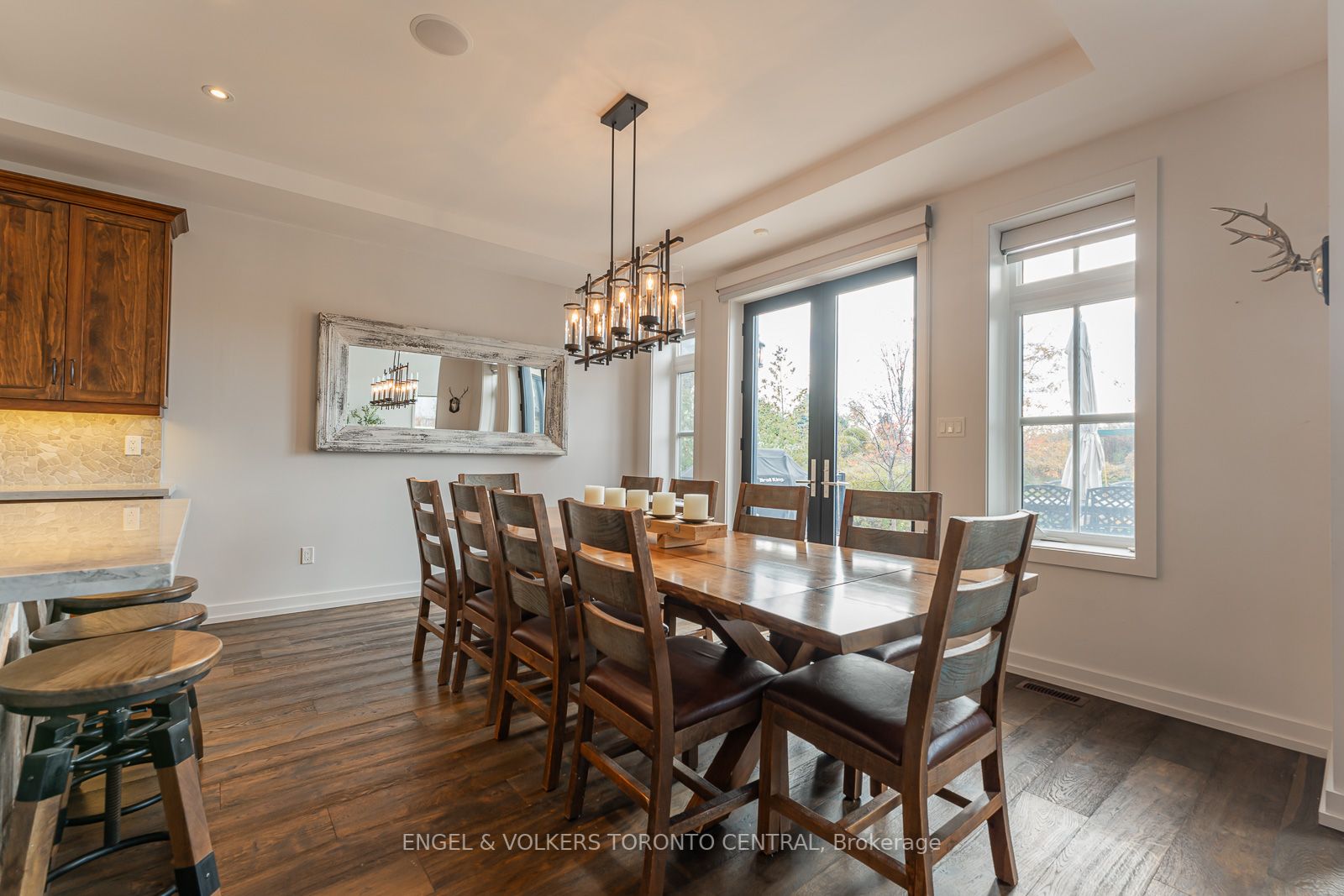 280 Sunset Boulevard