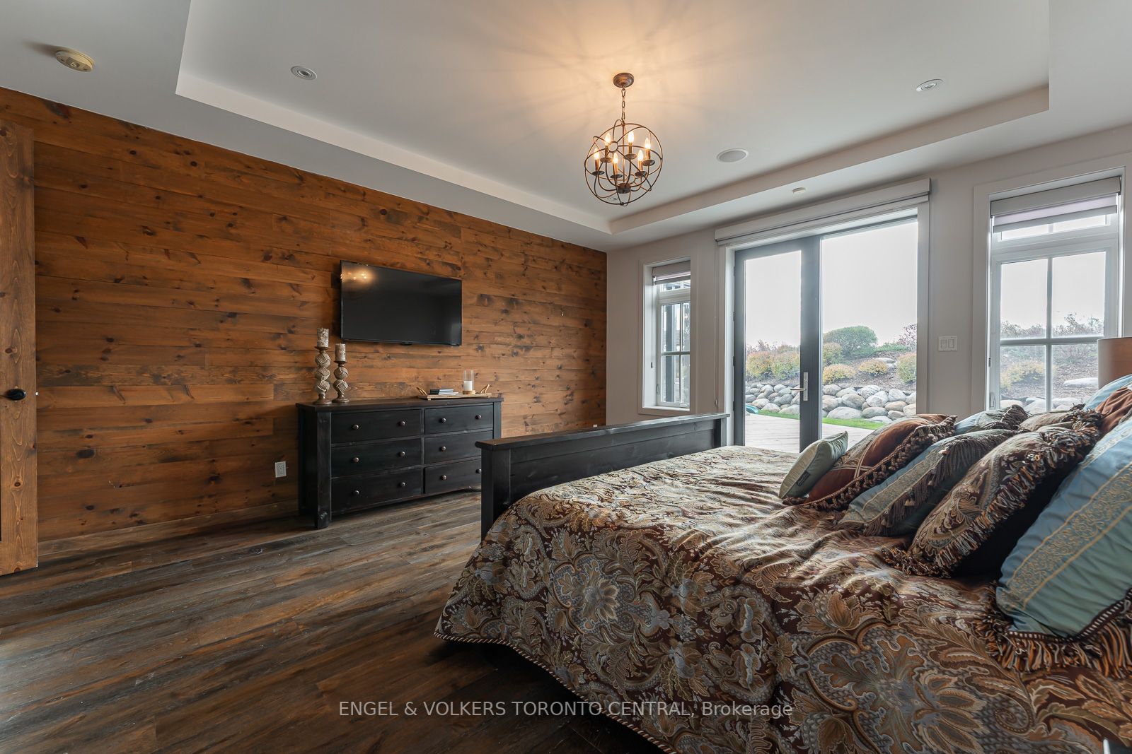 280 Sunset Boulevard