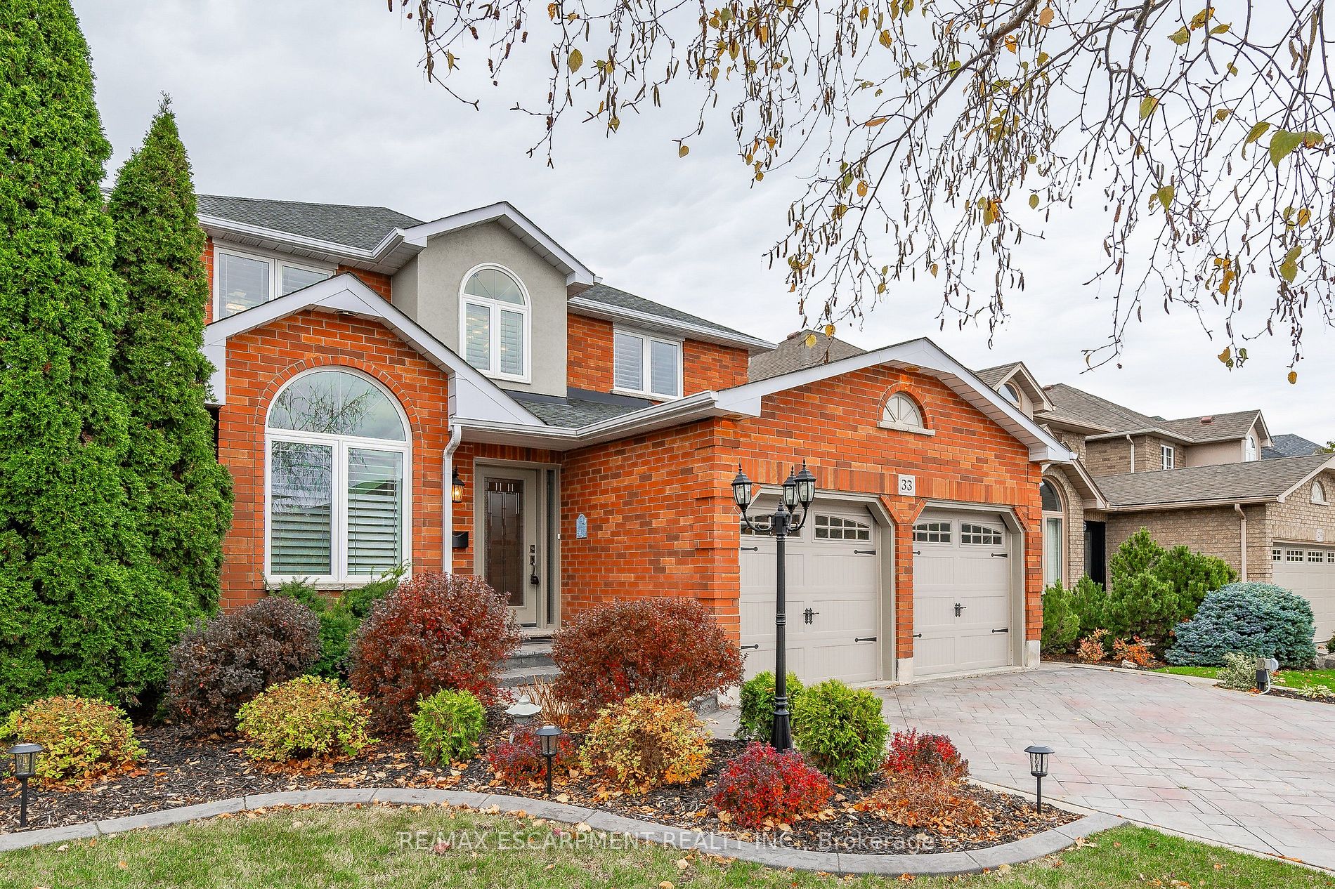 33 Embassy Dr