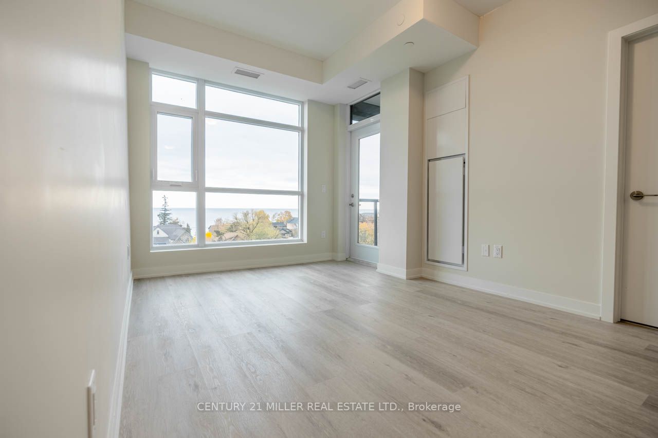 600 North Service Rd, #512